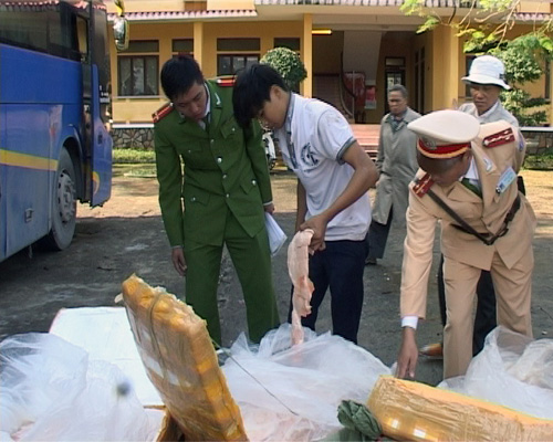 Bắt gần một tấn thịt, nội tạng động vật không rõ nguồn gốc ảnh 1